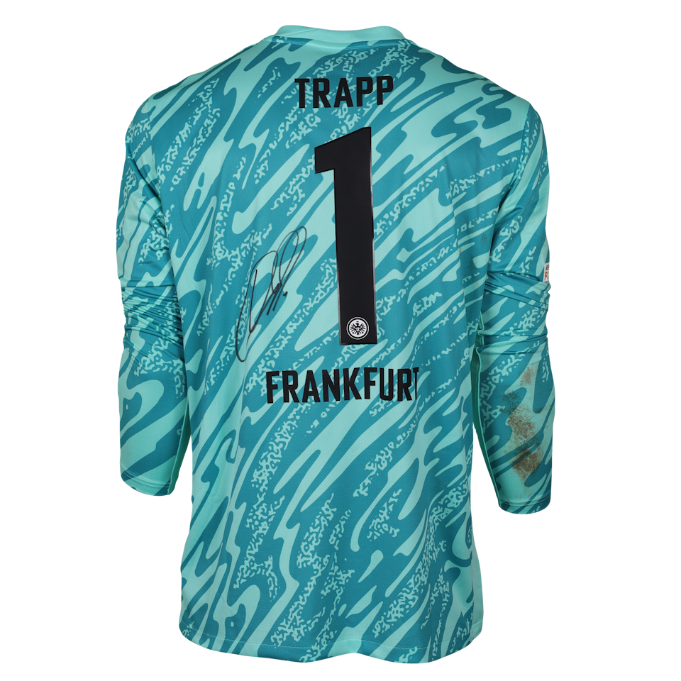 Kevin Trapp Eintracht Frankfurt shirt