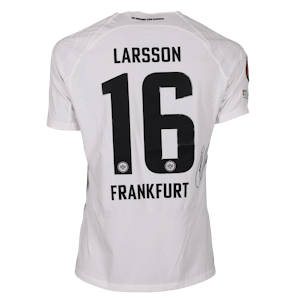 Hugo Larsson Eintracht Frankfurt shirt