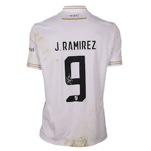 Jesús Ramírez Vitória SC shirt