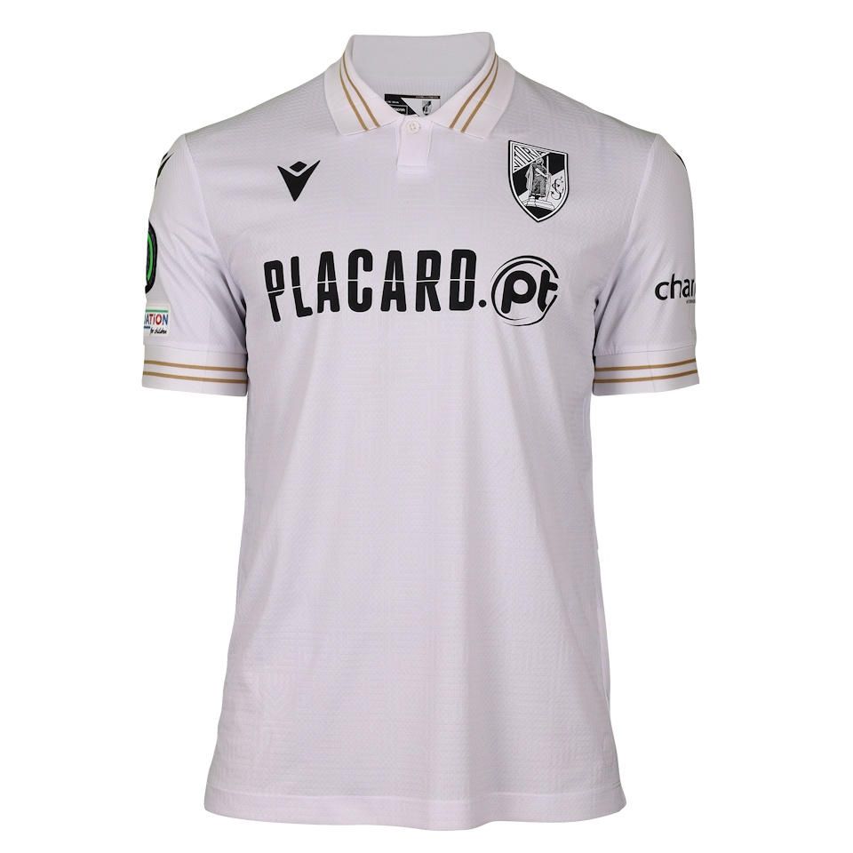 Oscar Rivas Viondi Vitória SC shirt