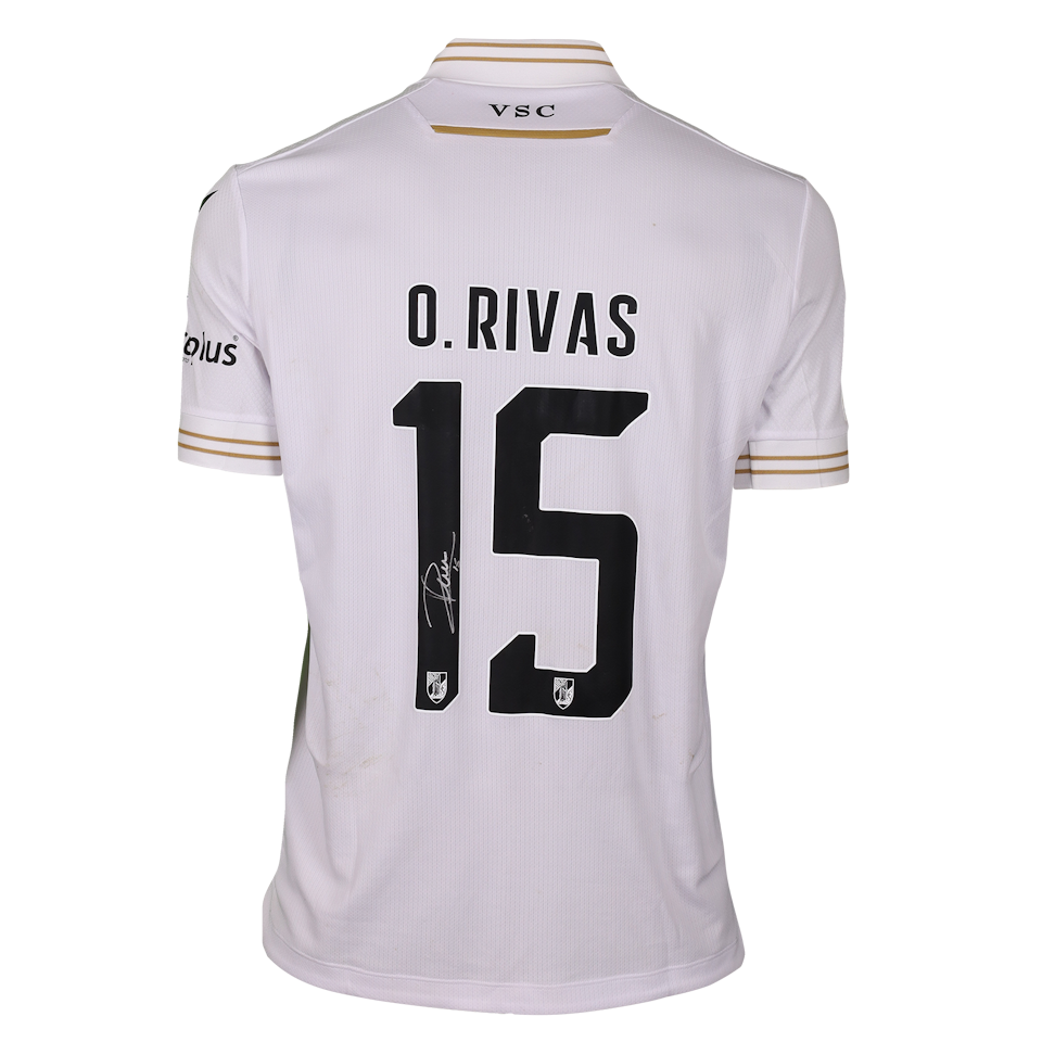 Oscar Rivas Viondi Vitória SC shirt