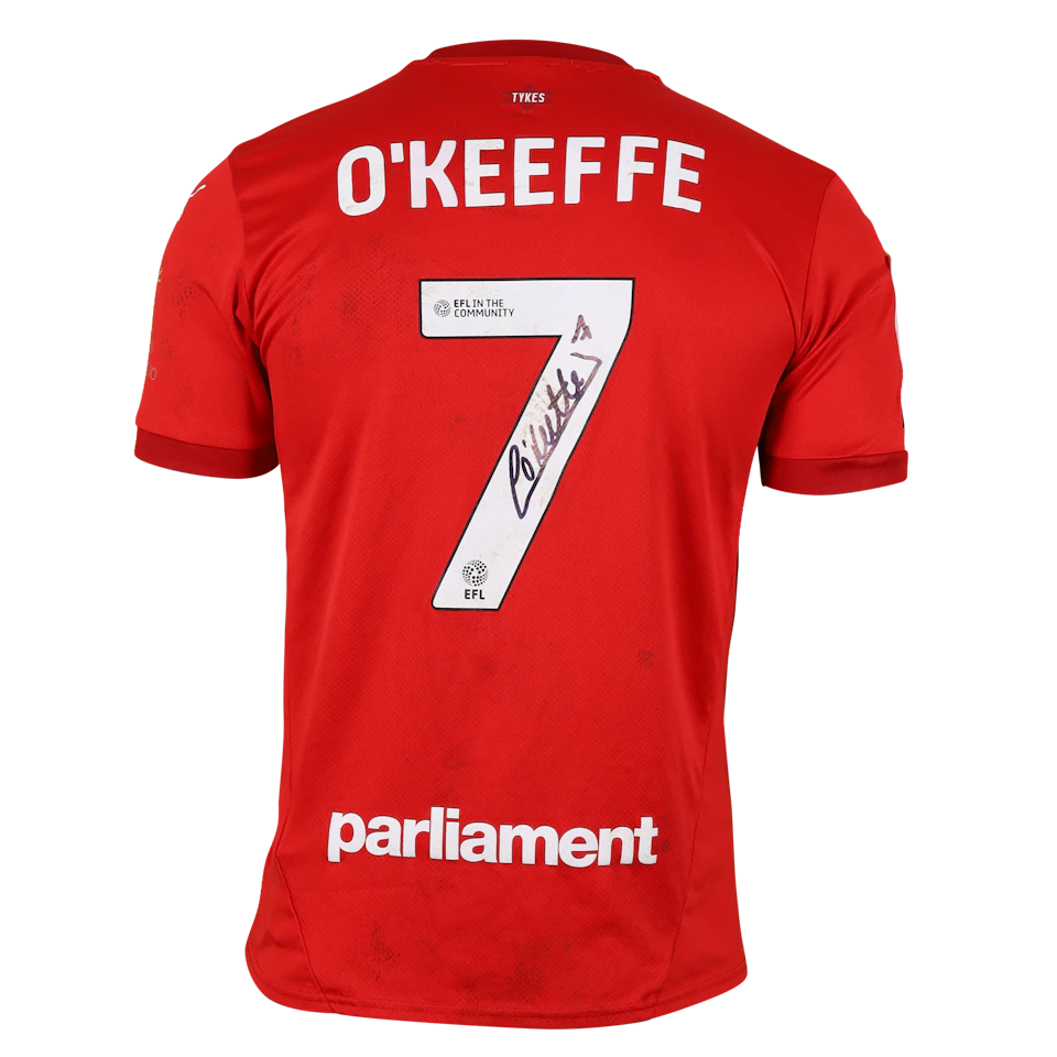 Barnsley 팀의 Corey O'Keeffe 셔츠