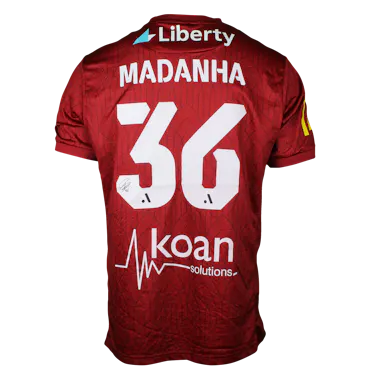 来自Adelaide United的Panashe Madanha球衣