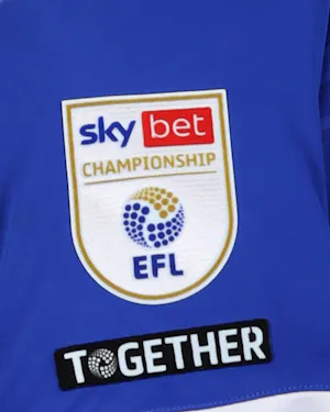 来自Cardiff City FC的Jesper Daland球衣