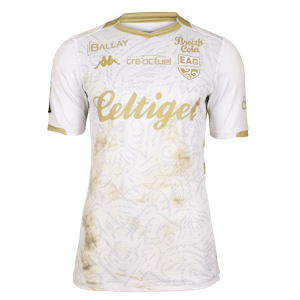 Amine Hemia En Avant Guingamp shirt