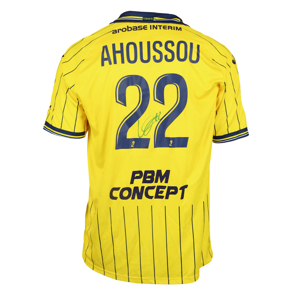 来自Pau FC的Kouadio Ange Ahoussou球衣