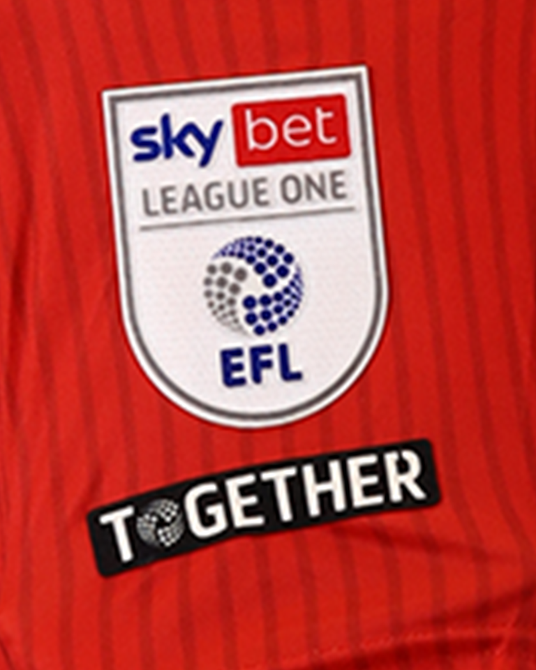Camisa de Fred Onyedinma Wycombe Wanderers
