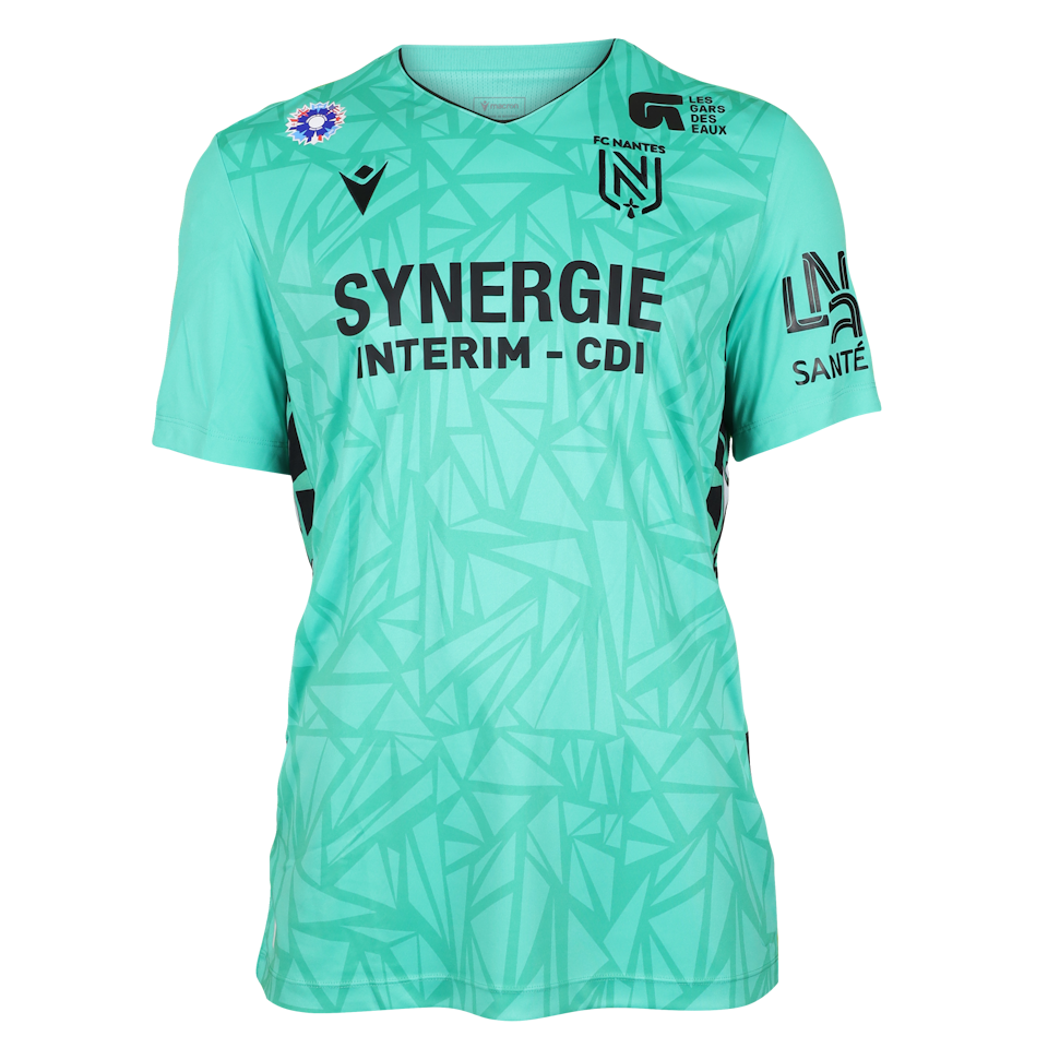 Alban Lafont FC Nantes forması