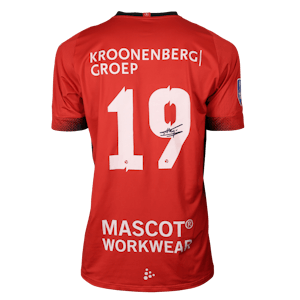 Thom Haye Almere City のシャツ