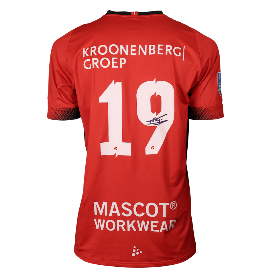 Thom Haye Almere City のシャツ