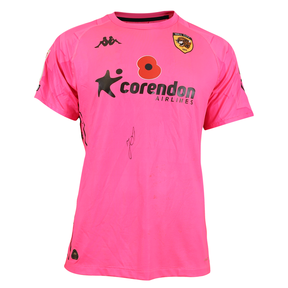 Ivor Pandur Hull City shirt