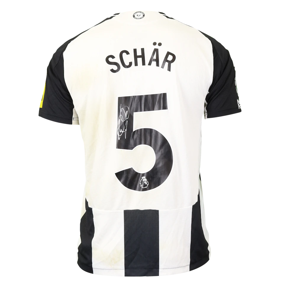 Newcastle United 팀의 Fabian Schär 셔츠