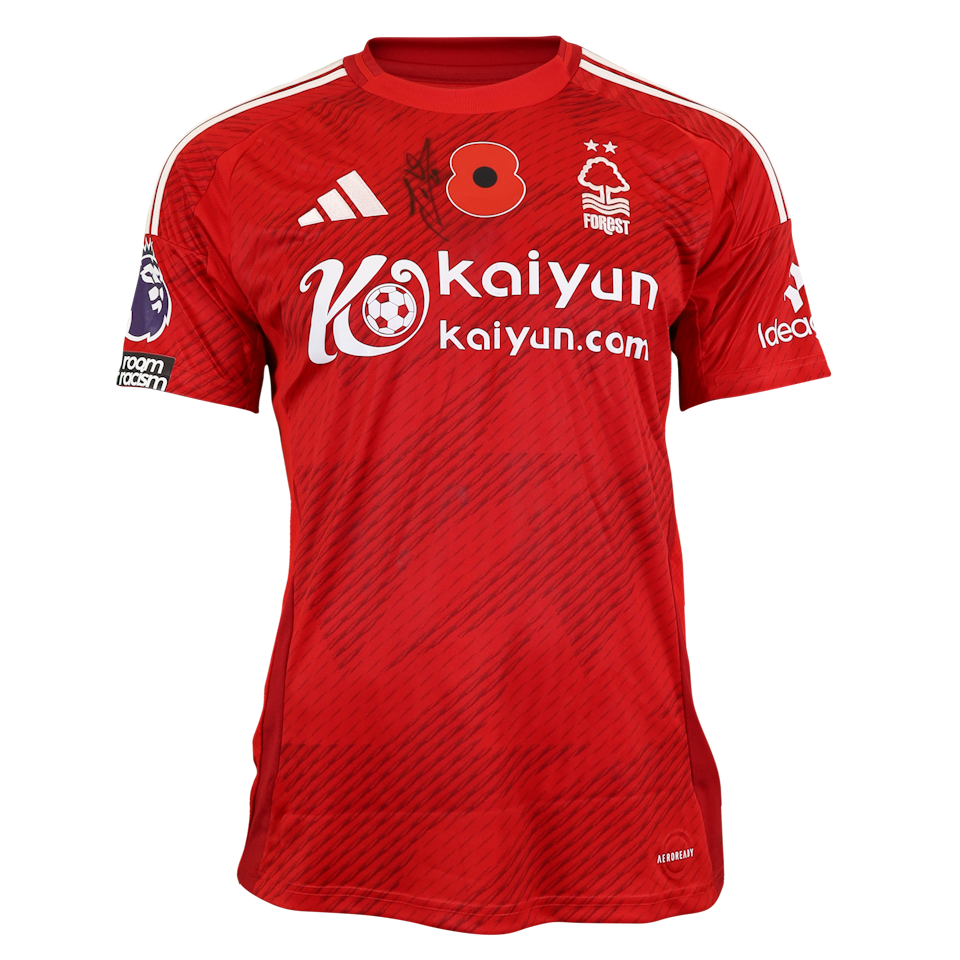 João Pedro Silva Nottingham Forest shirt
