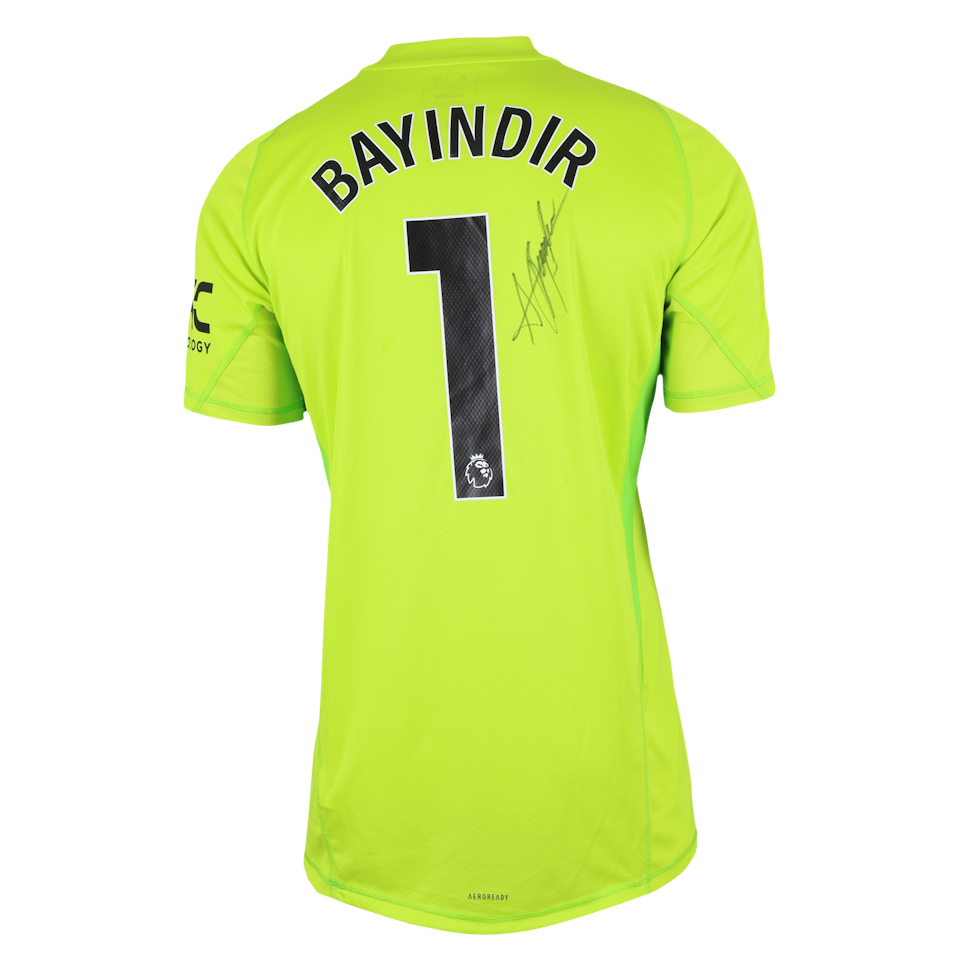 Altay Bayındır Manchester United shirt