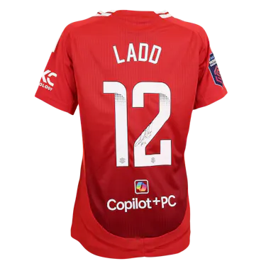 来自Manchester United WFC的Hayley Ladd球衣