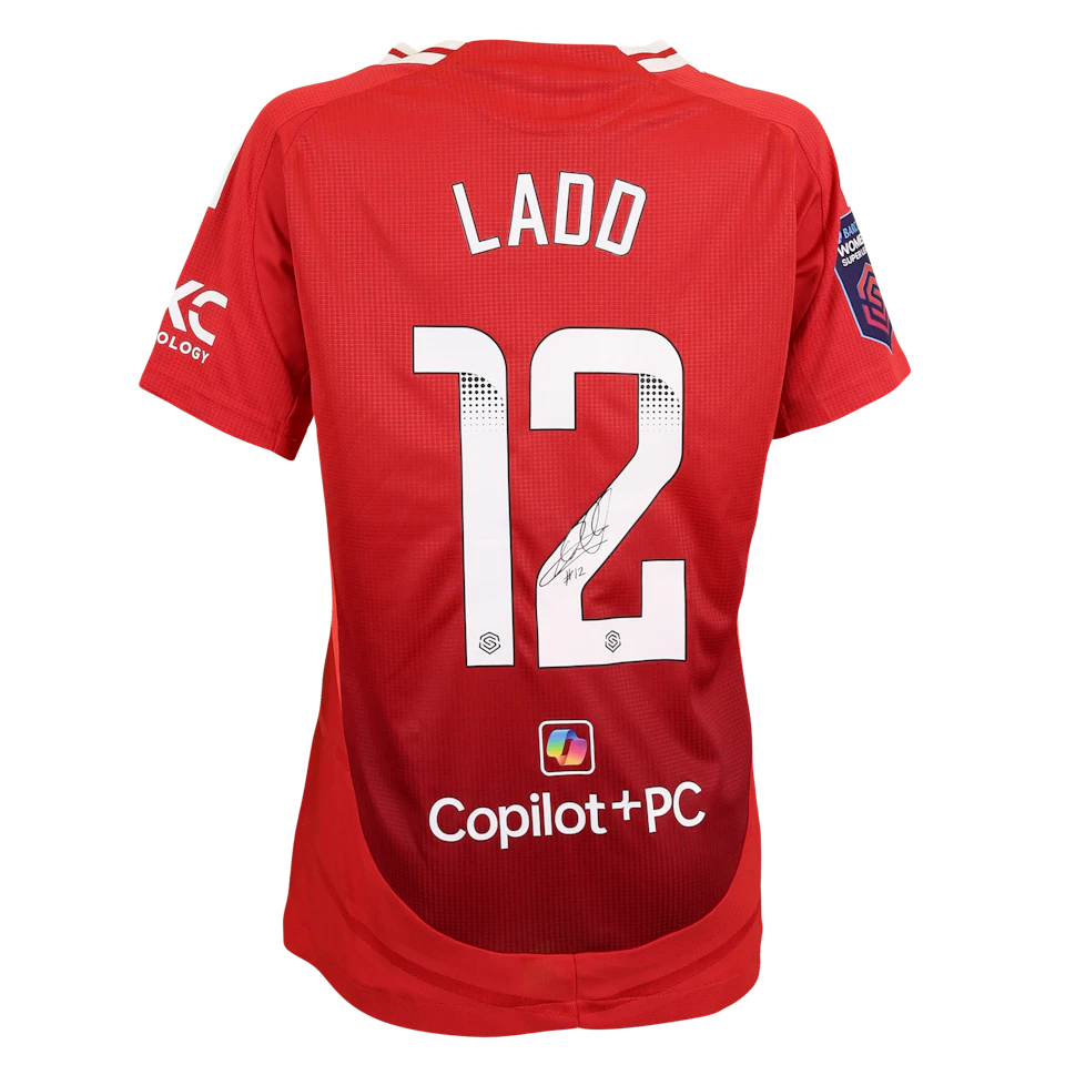 来自Manchester United WFC的Hayley Ladd球衣