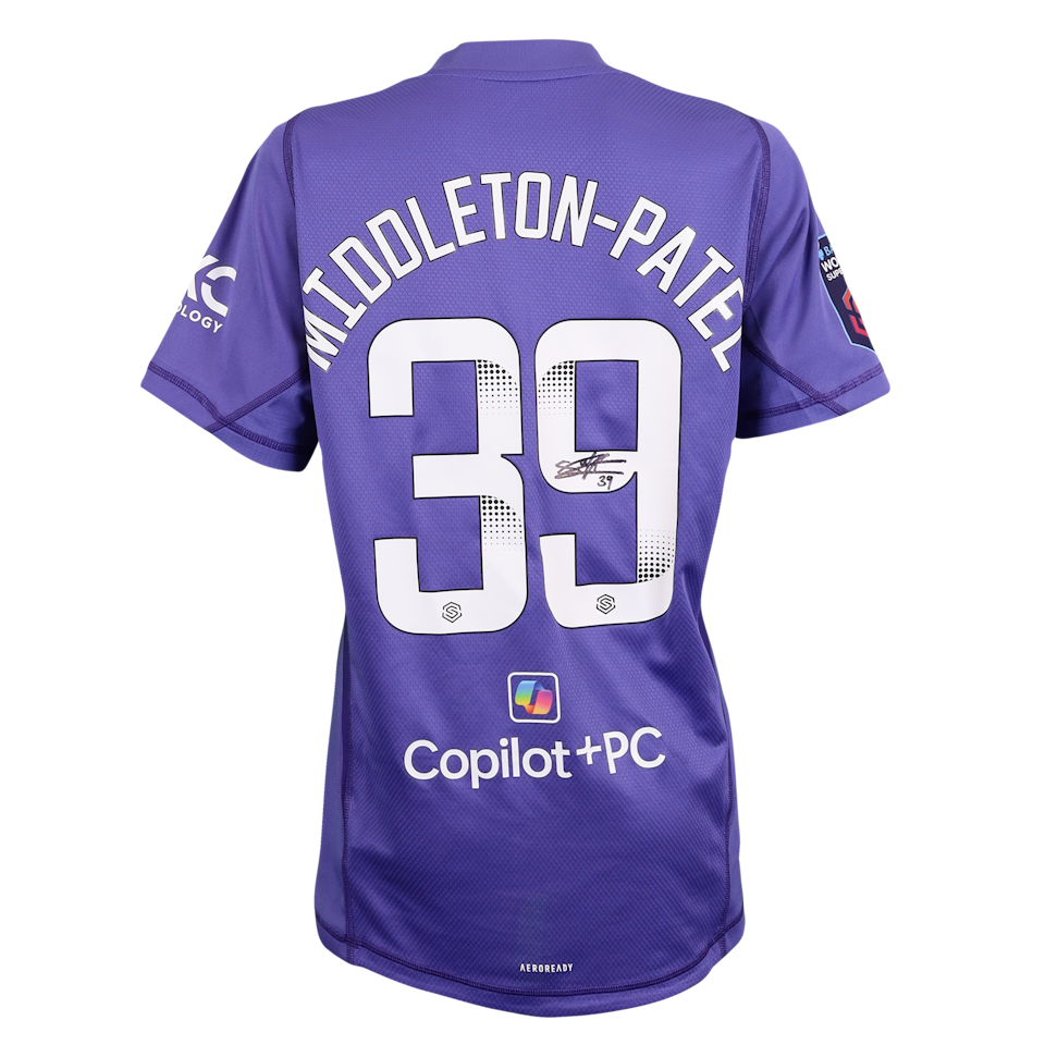 Safia Middleton-Patel Manchester United WFC shirt