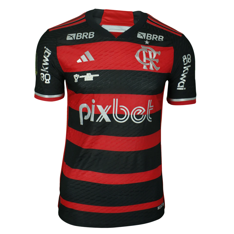 Ayrton Lucas Flamengo shirt