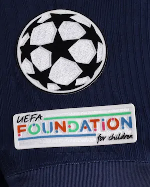 Paris Saint-Germain 팀의 Willian Pacho 셔츠