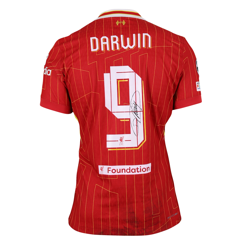 Darwin Núñez Liverpool shirt