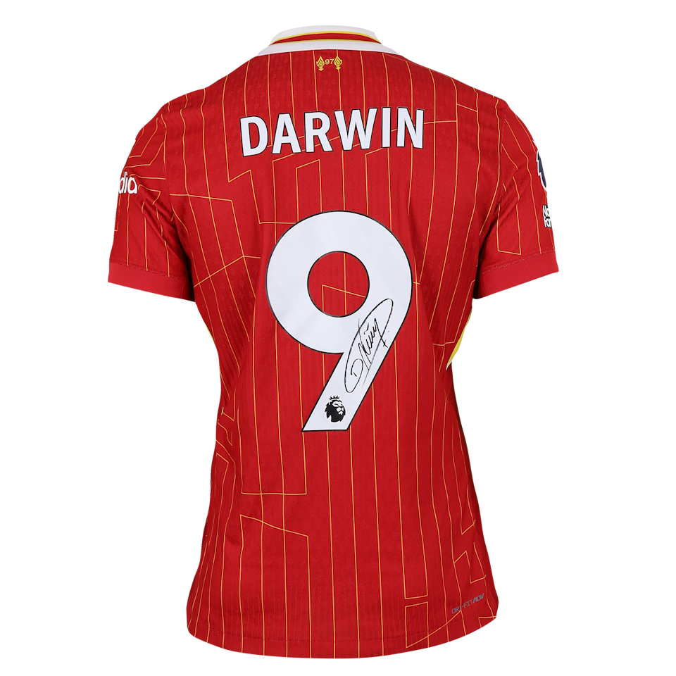 Darwin Núñez Liverpool shirt