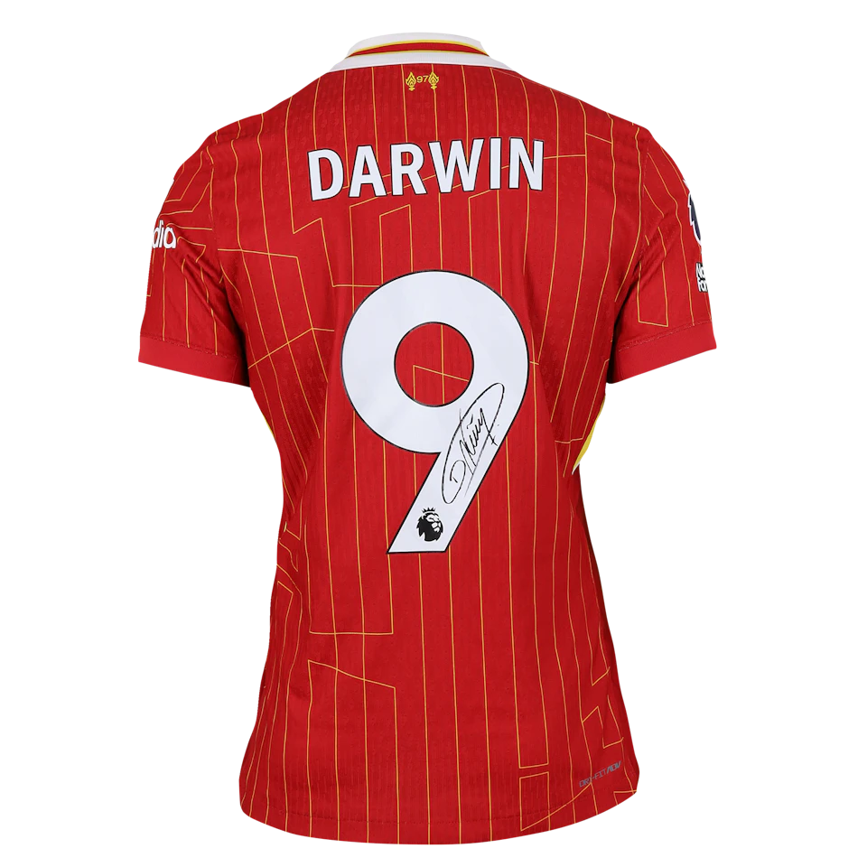 Darwin Núñez Liverpool shirt