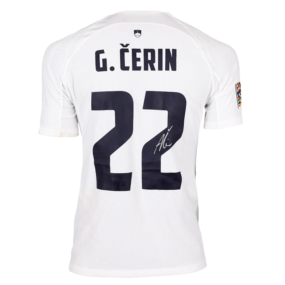 来自Slovenia的Adam Gnezda Čerin球衣