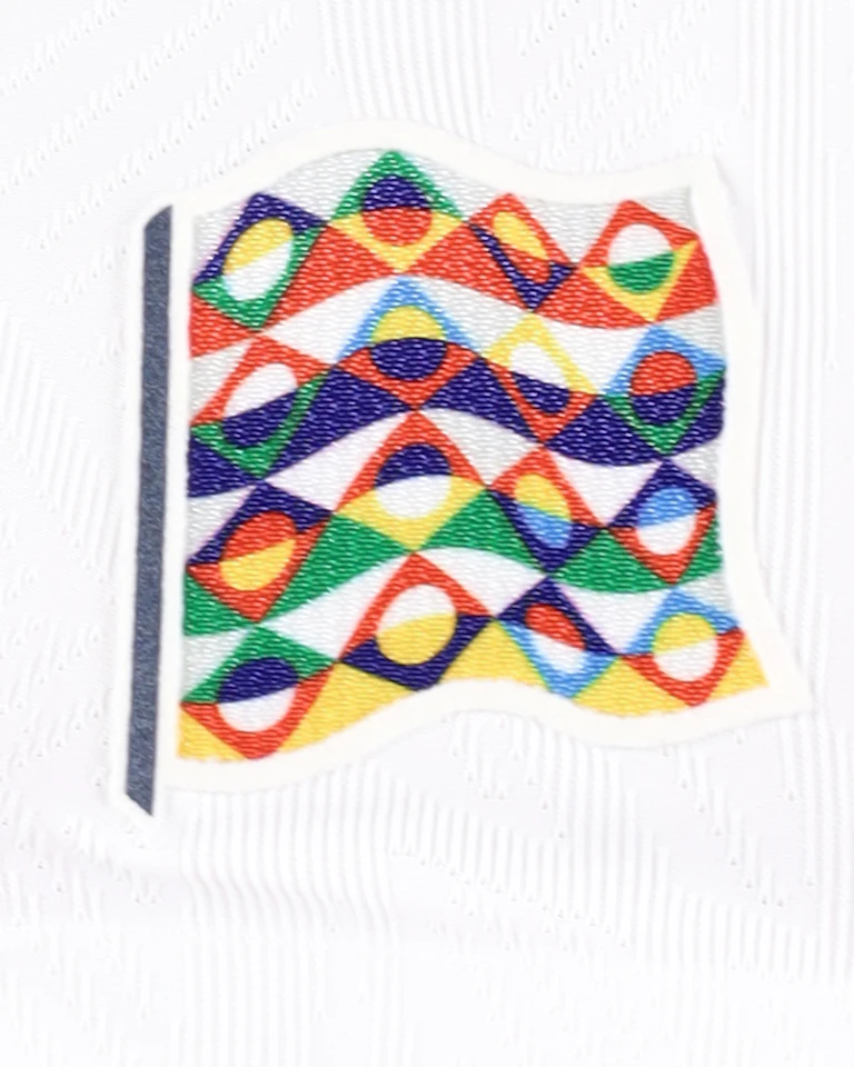 来自Slovenia的Adam Gnezda Čerin球衣