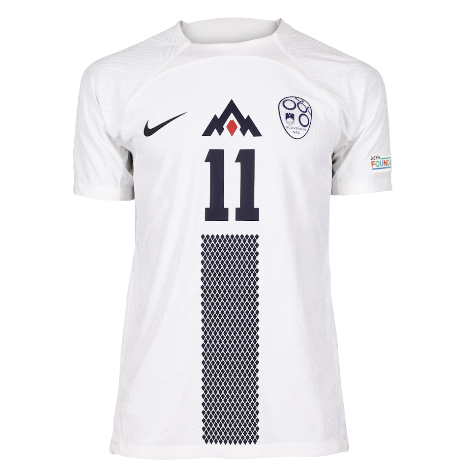 Benjamin Šeško Slovenia forması