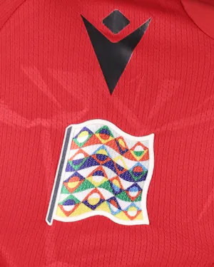 来自Albania的Jasir Asani球衣