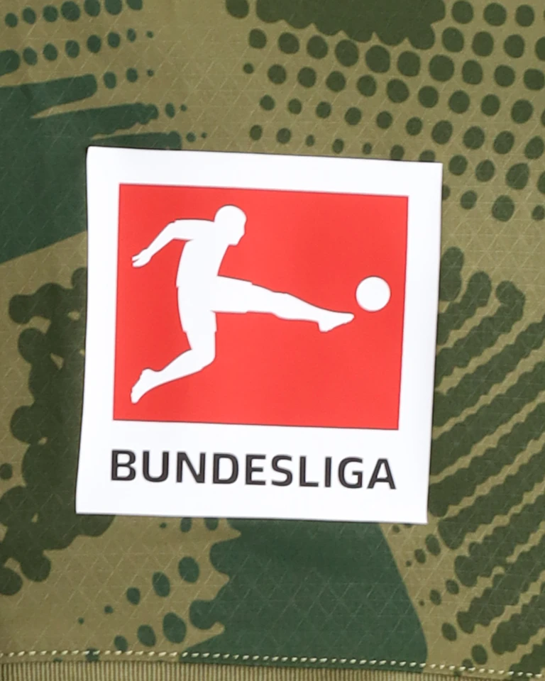 来自Borussia Dortmund的Gregor Kobel球衣