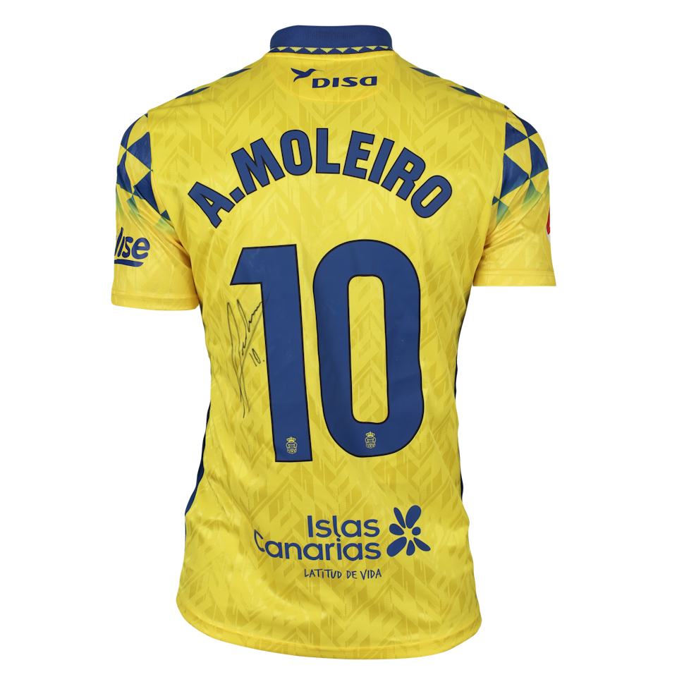 Alberto Moleiro González UD Las Palmas shirt