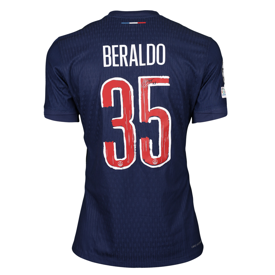 Paris Saint-Germain 팀의 Lucas Lopes Beraldo 셔츠