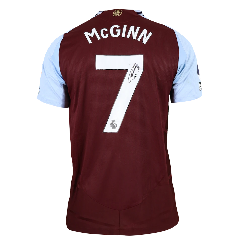 来自Aston Villa的John McGinn球衣