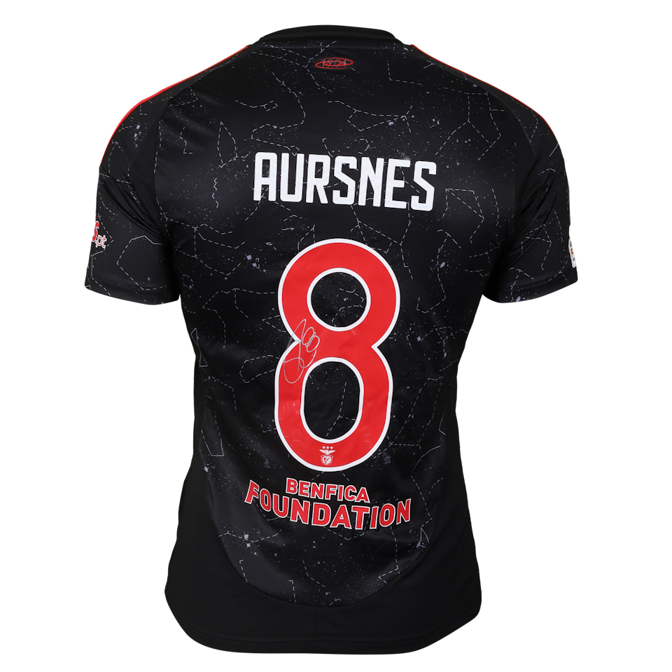 Fredrik Aursnes SL Benfica forması
