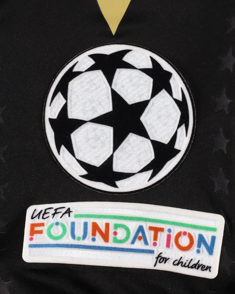 来自Bologna Fc 1909的Lewis Ferguson球衣