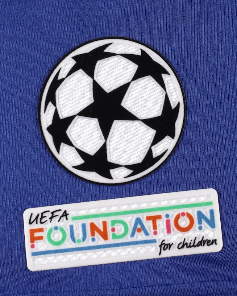 来自Dinamo Zagreb的Martin Baturina球衣