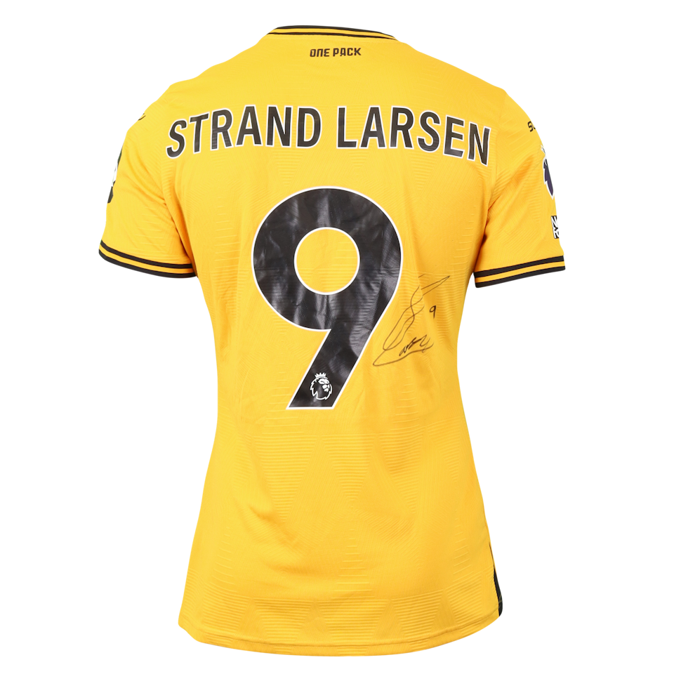 Wolverhampton Wanderers 팀의 Jørgen Strand Larsen 셔츠