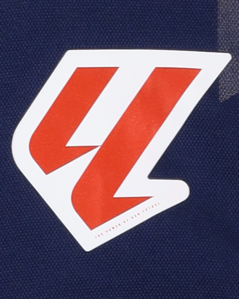 来自Celta的Óscar Mingueza 球衣