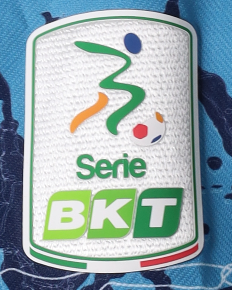 Francesco Pio Esposito Spezia Calcio のシャツ