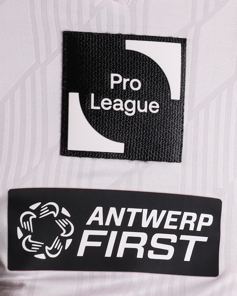 Tjaronn Chery Royal Antwerp FC shirt
