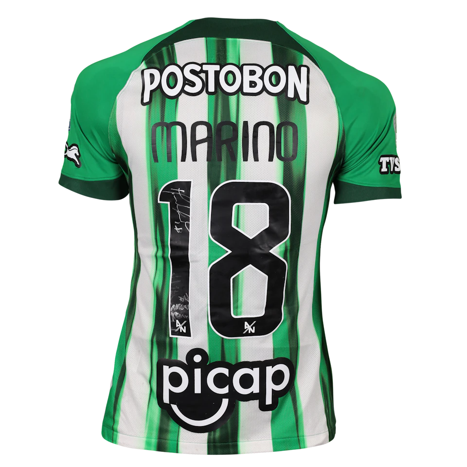 Marino Hinestroza Angulo Atlético Nacional のシャツ