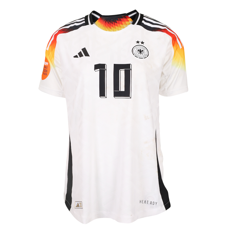 Laura Freigang Germany W jersey