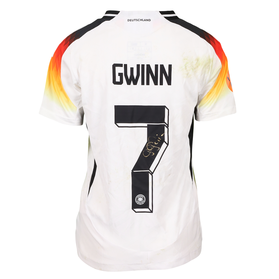 Giulia Gwinn Germany W shirt