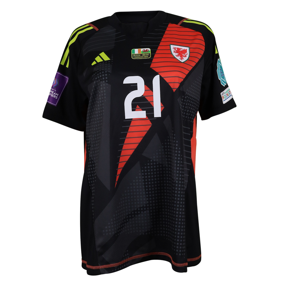 Safia Middleton-Patel Wales W jersey