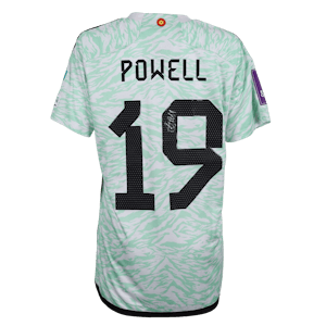 Ella Powell Wales W forması