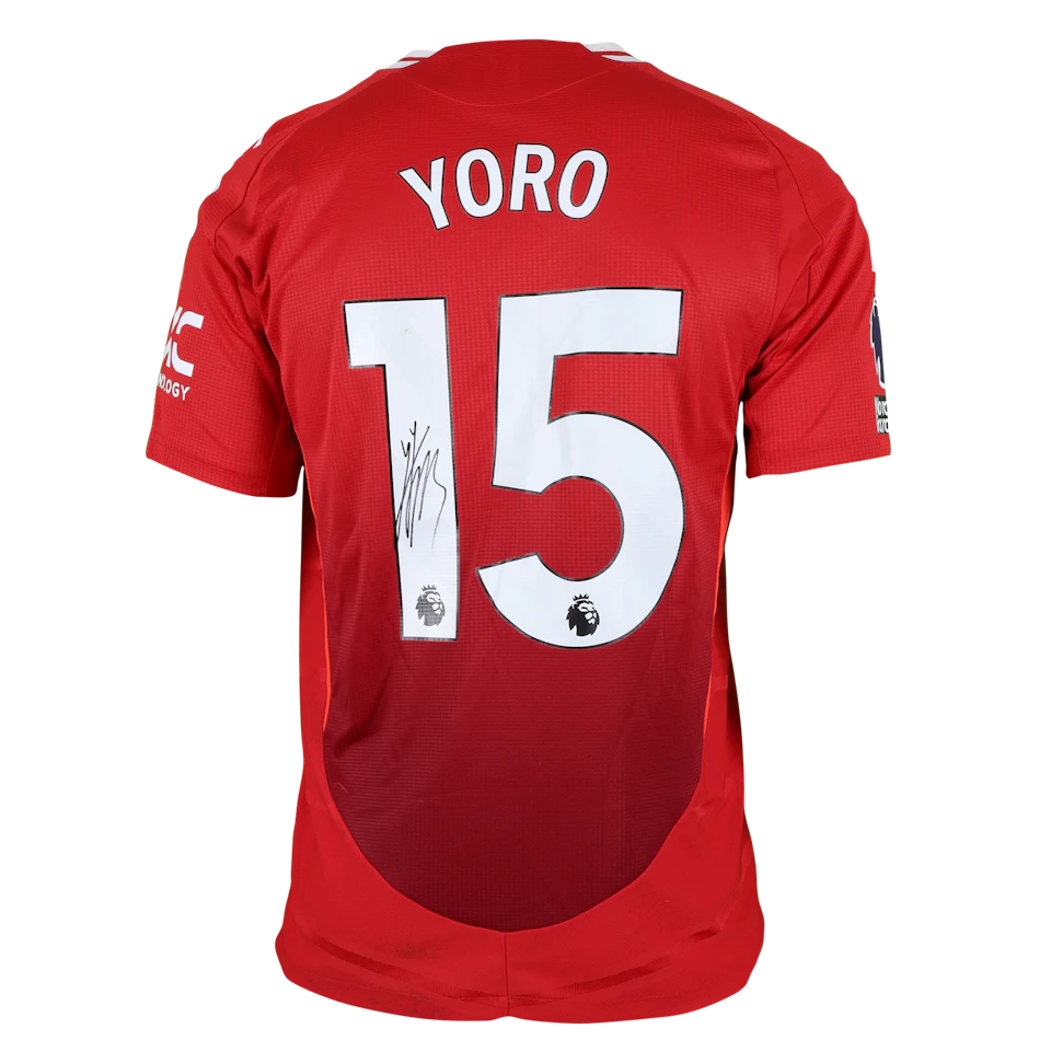 Leny Yoro Manchester United camisa.