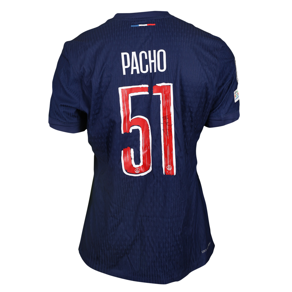 William Pacho Paris Saint-Germain shirt