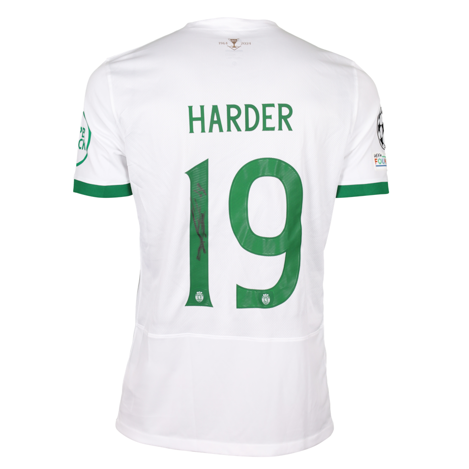 Conrad Harder Sporting CP shirt