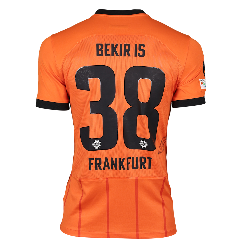 Eba Bekir İş Eintracht Frankfurt shirt